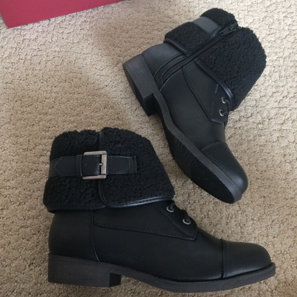 4/$25 🛍 LAST PAIR! SO black sherpa top booties - Picture 8 of 9
